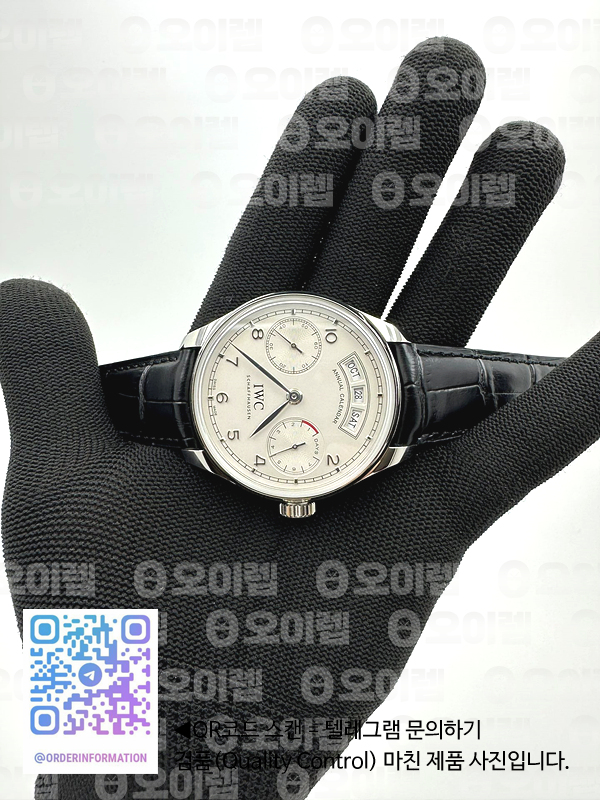 AZ공장 IWC 포르투기저 애뉴얼캘린더 스틸 화이트다이얼 가죽스트랩 Portugieser Annual Cal SS/LE Wht/Silv AZF A52850 출고 전 실물 검수사진 4