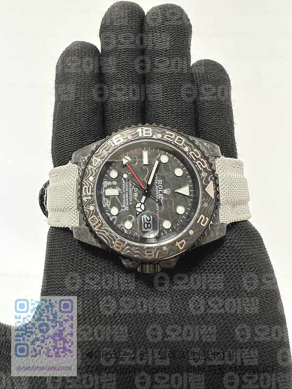 DIW공장 롤렉스 GMT마스터 커스텀 카본케이스 카본다이얼 화이트나일론스트랩 GMT Carbon DIWF Best Edition Black Carbon Dial on White Nylon Strap SA3285 CHS V2 출고 전 실물 검수사진 5