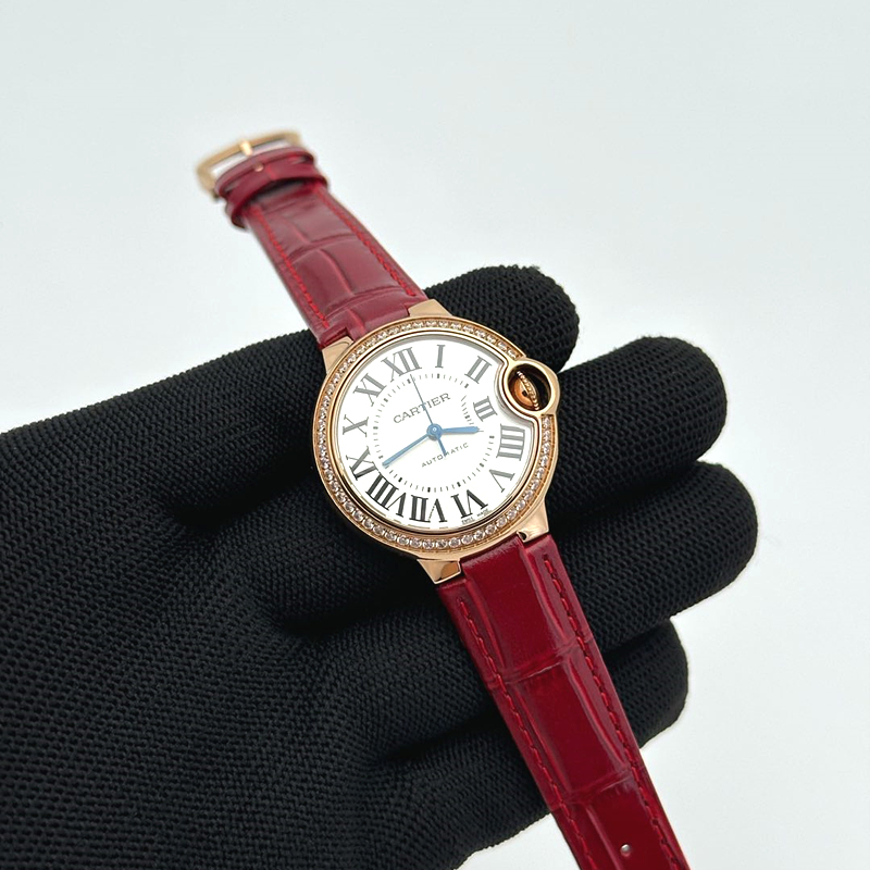 AF공장 까르띠에 발롱블루 33mm 로즈골드금통 다이아케이스 실버다이얼 레드가죽스트랩 Ballon Bleu 33mm RG AF 1:1 Best Edition Silver Dial Diamonds Bezel on Red Leather Strap SEIKO NH05A 출고 전 실물 검수사진 2
