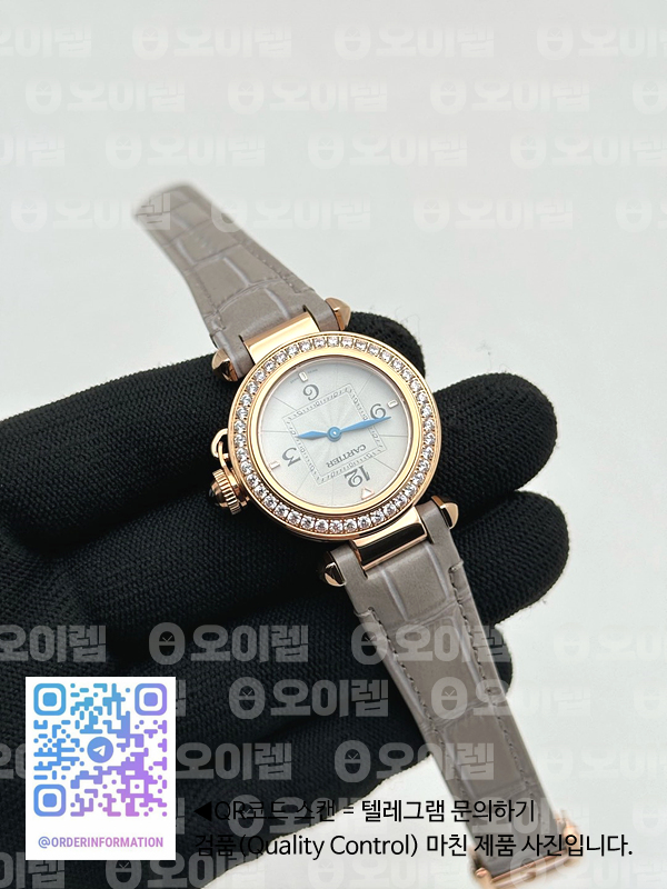 AF공장 까르띠에 파샤 30mm 로즈골드금통 화이트다이얼 다이아몬드베젤 화이트가죽스트랩 Pasha 30mm RG AF 1:1 Best Edition White Textured Dial Diamonds Bezel on Gray Leather Strap Jaq Quartz 출고 전 실물 검수사진 4