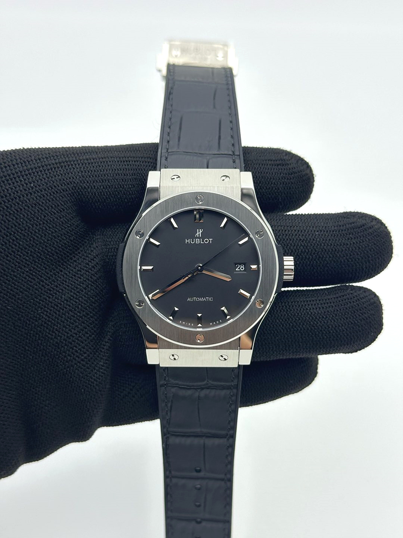 WW공장 위블로 클래식퓨전 42mm 스틸 블랙다이얼 가죽스트랩 Classic Fusion Bang 42mm TI/RU Black WWF A1110 출고 전 실물 검수사진 3